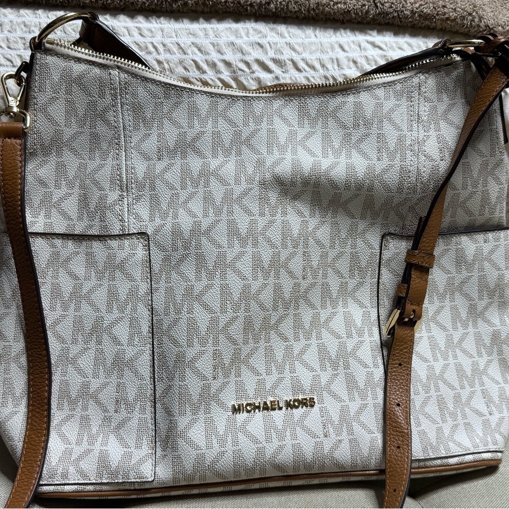 Michael Kors Cream and Brown Shoulder Bag
